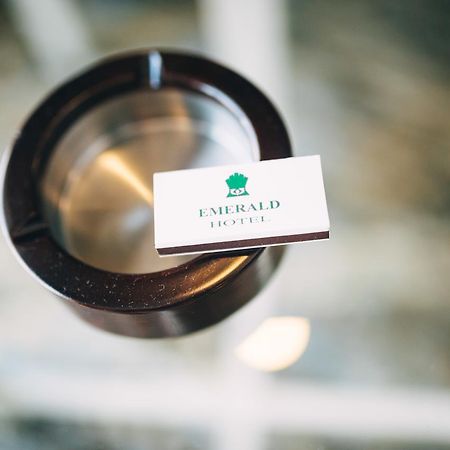 Emerald Suite Hotel Baku Exteriör bild