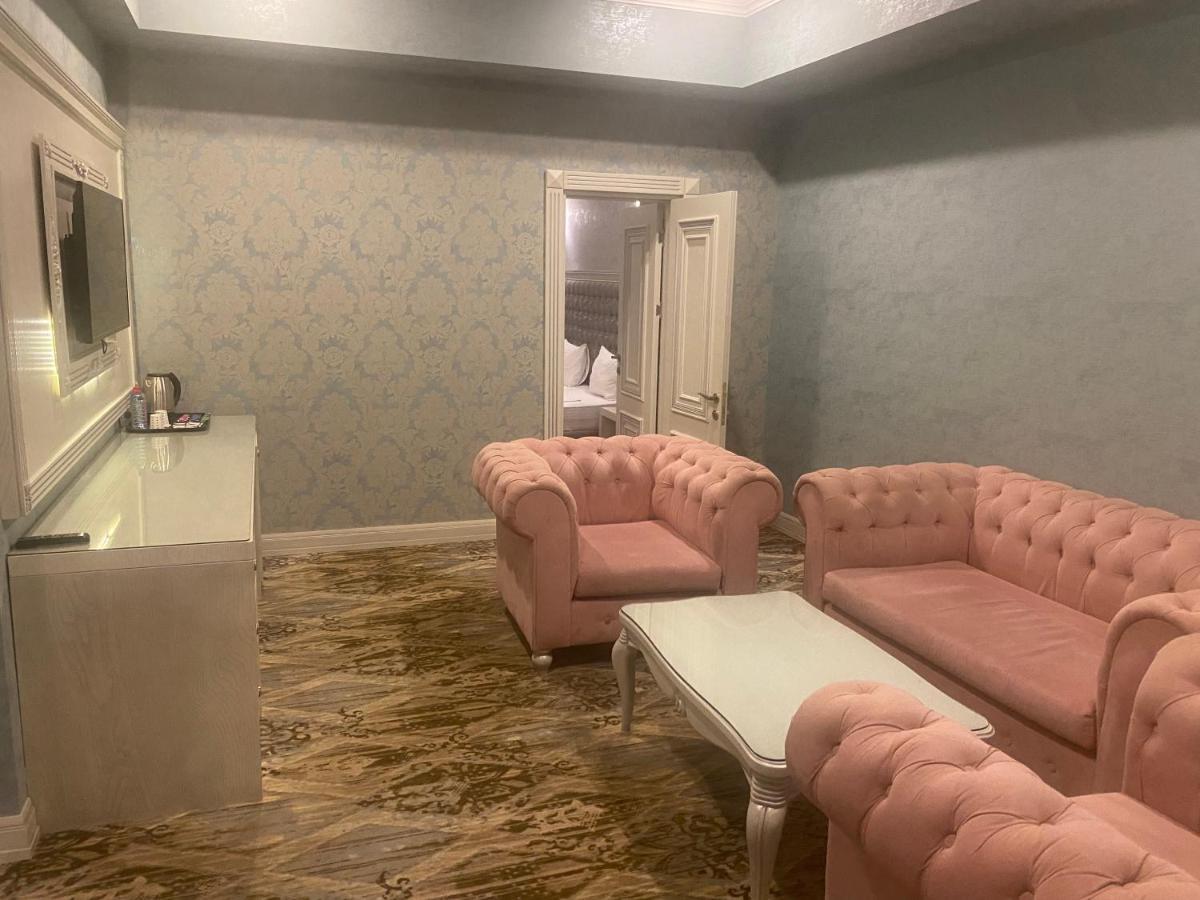 Emerald Suite Hotel Baku Exteriör bild