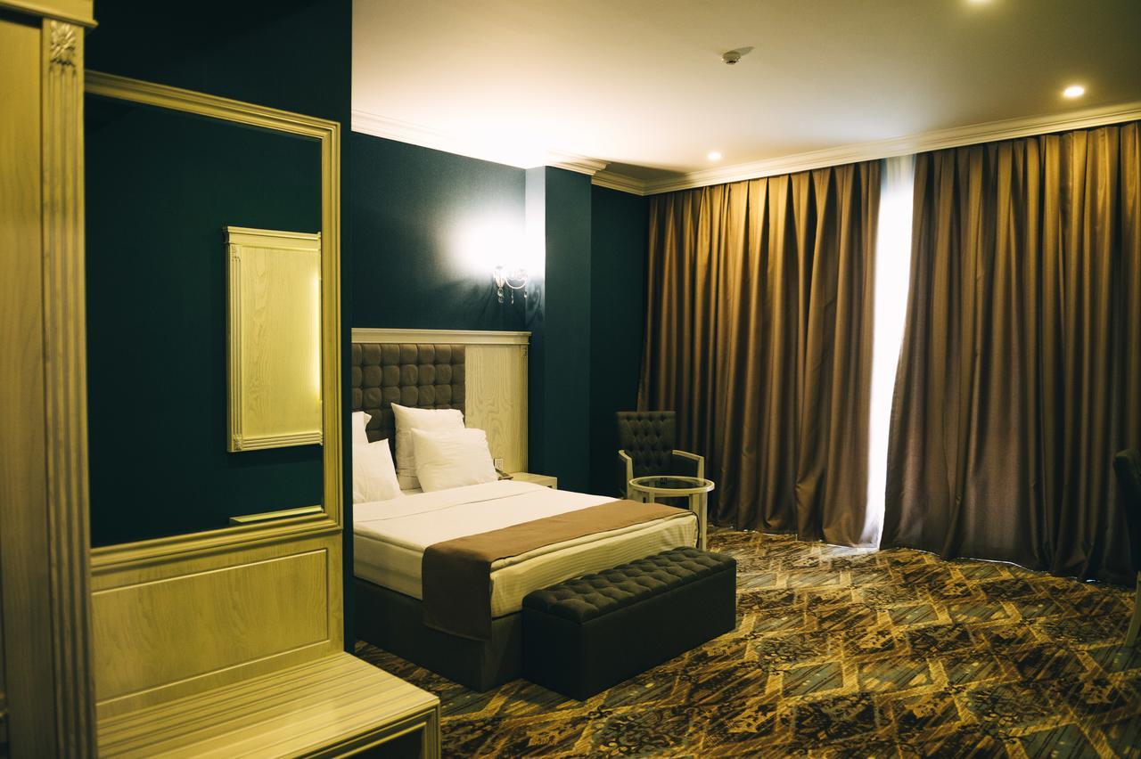 Emerald Suite Hotel Baku Exteriör bild