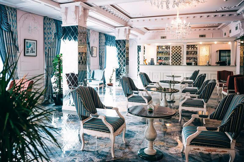 Emerald Suite Hotel Baku Exteriör bild