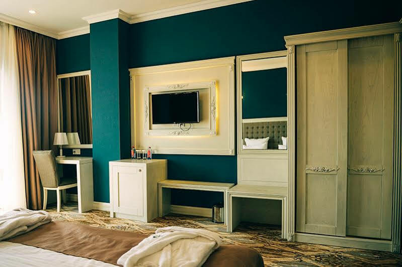 Emerald Suite Hotel Baku Exteriör bild