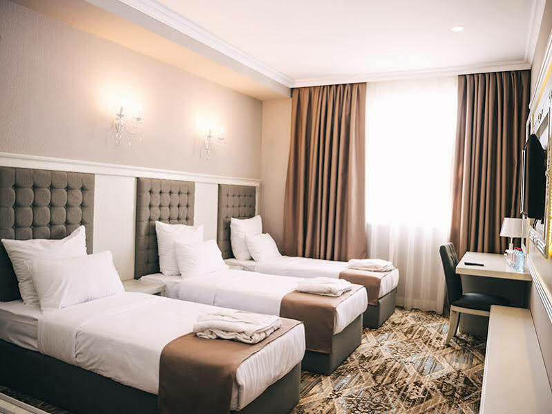 Emerald Suite Hotel Baku Exteriör bild