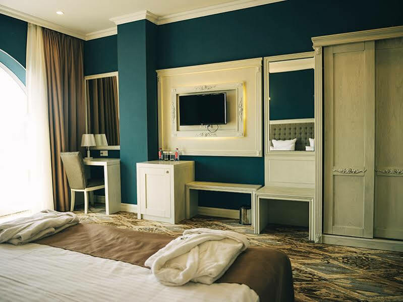Emerald Suite Hotel Baku Exteriör bild