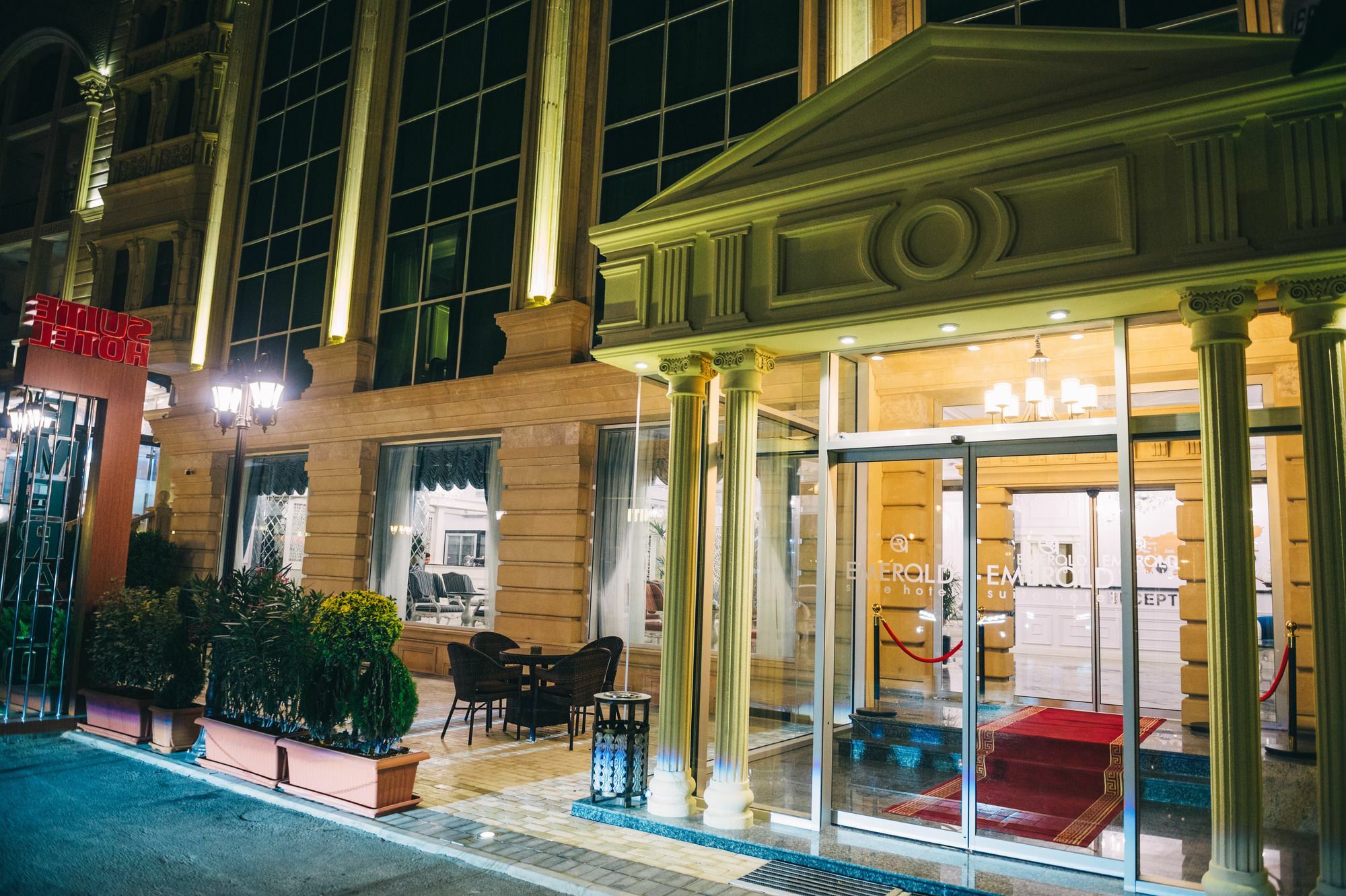 Emerald Suite Hotel Baku Exteriör bild
