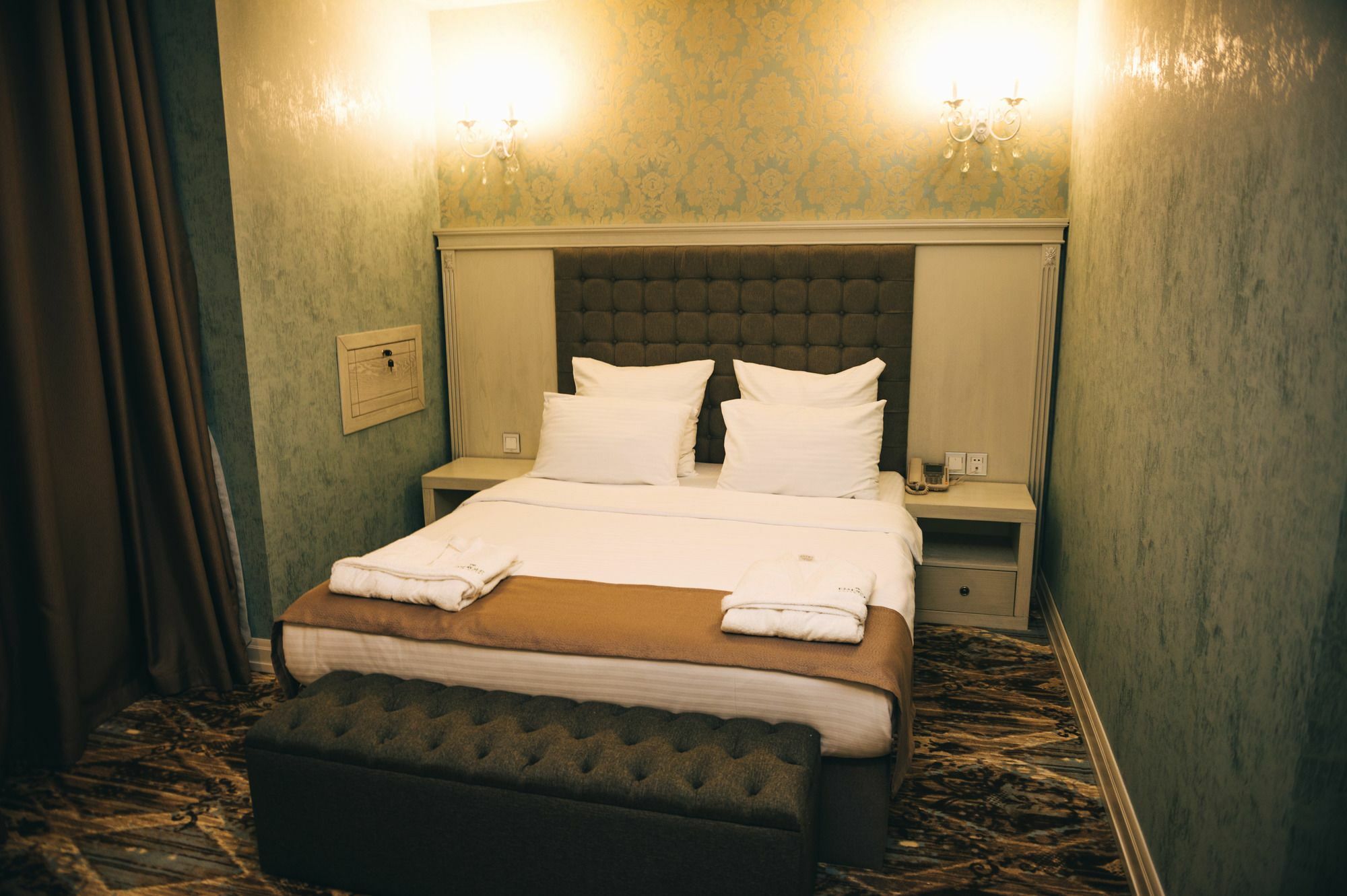 Emerald Suite Hotel Baku Exteriör bild
