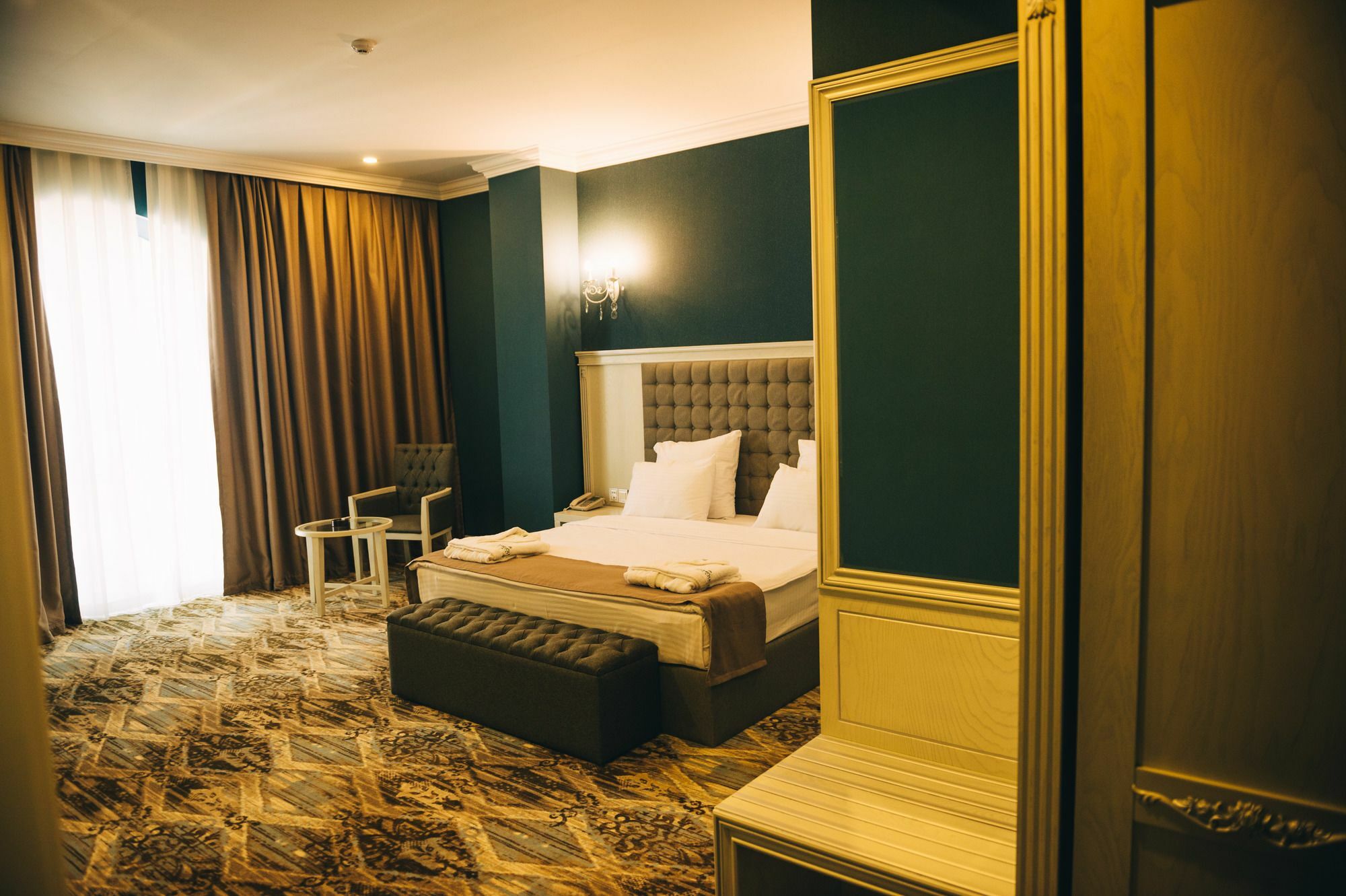 Emerald Suite Hotel Baku Exteriör bild